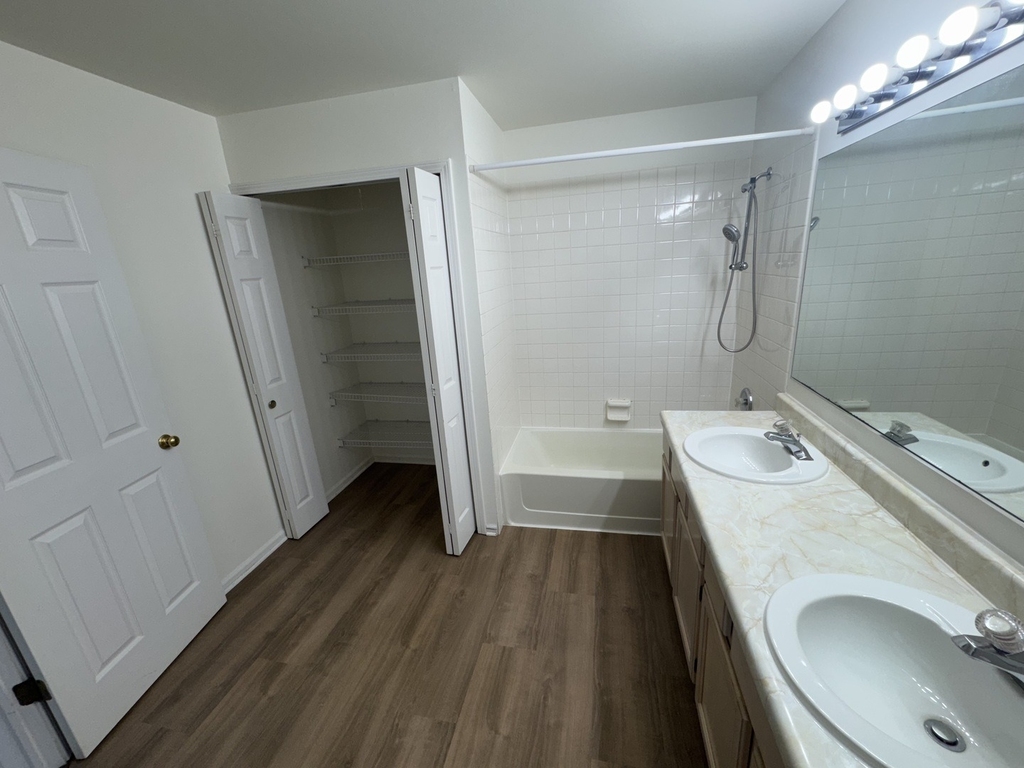 234 Birmingham Court - Photo 8