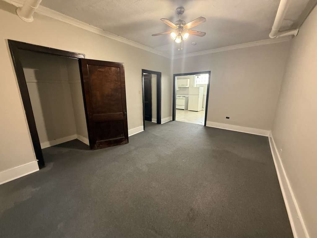 3258 Maple Avenue - Photo 2