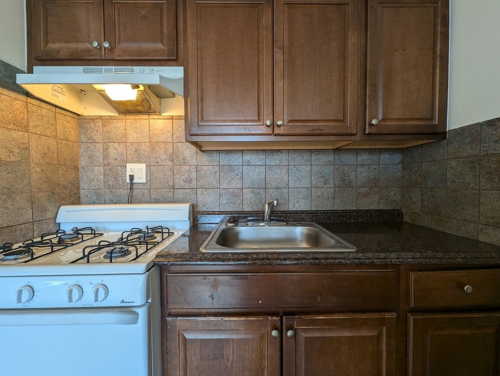 2737 N Spaulding Avenue - Photo 5