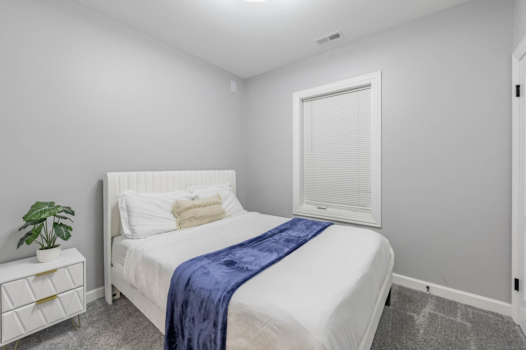 4634 S Langley Avenue - Photo 13