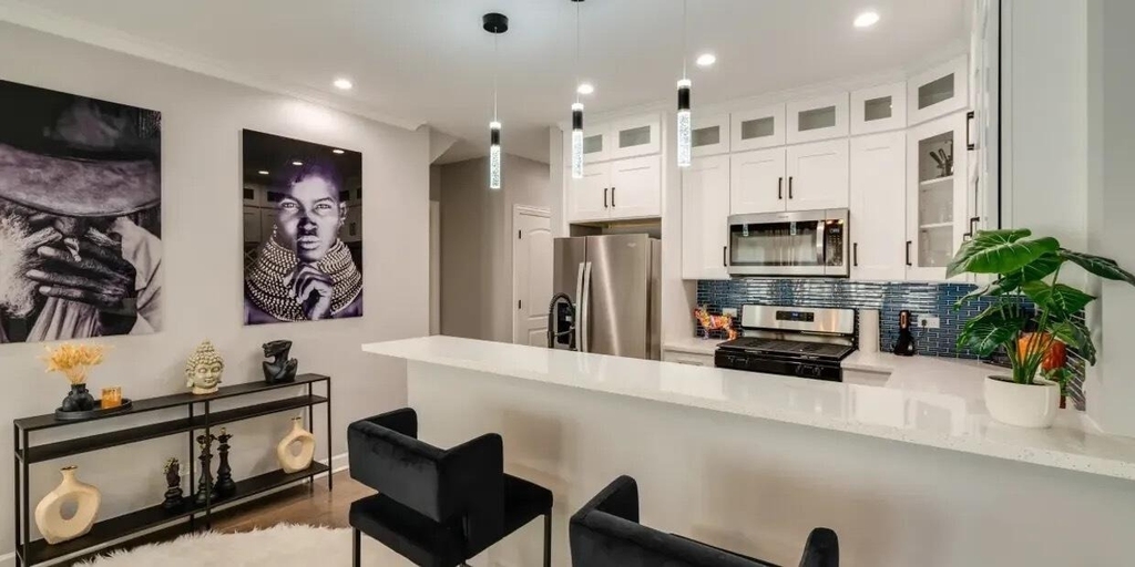4634 S Langley Avenue - Photo 3