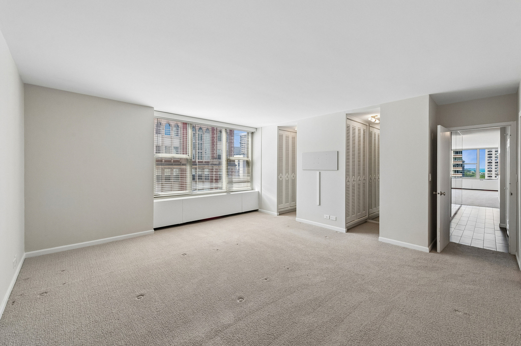 1325 N State Parkway - Photo 12