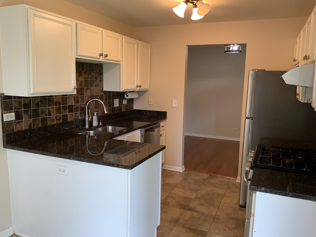 1675 Mansfield Court - Photo 2