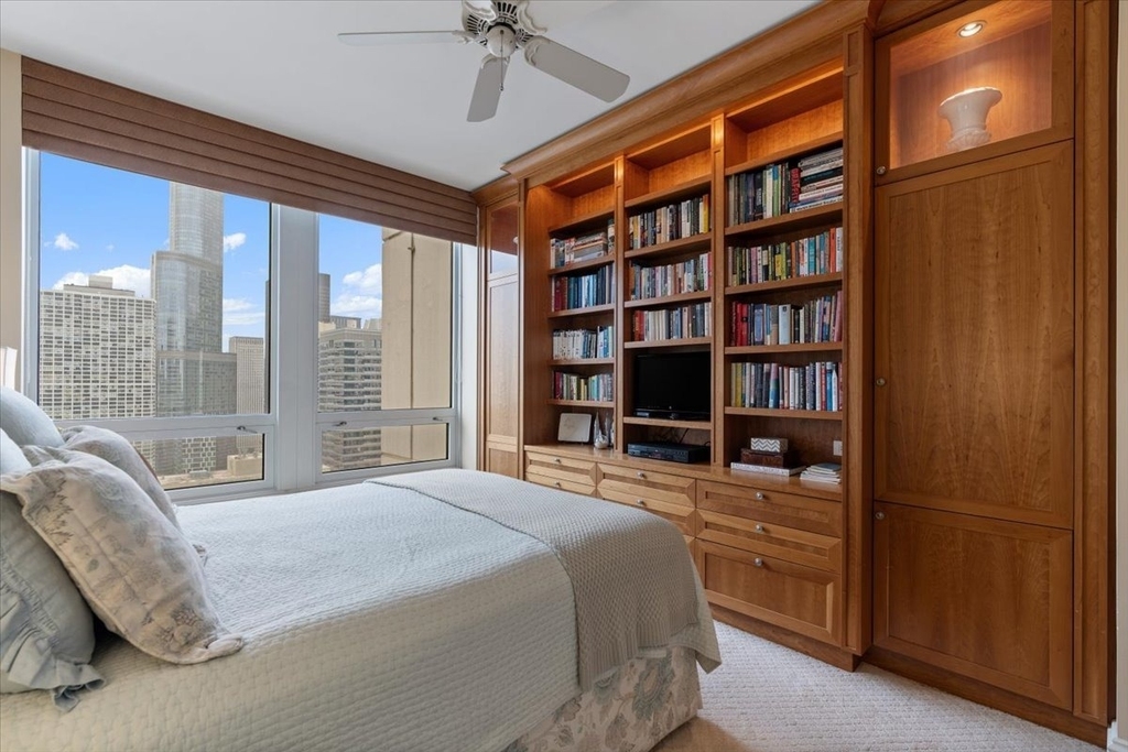 55 E Erie Street - Photo 18