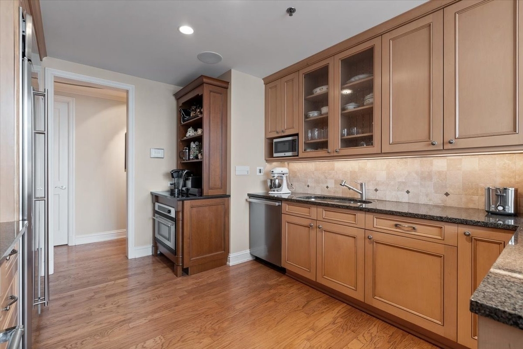 55 E Erie Street - Photo 9