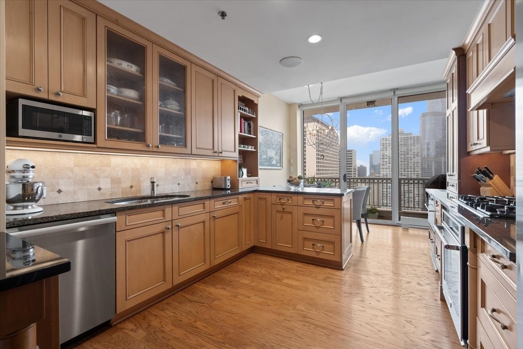 55 E Erie Street - Photo 7