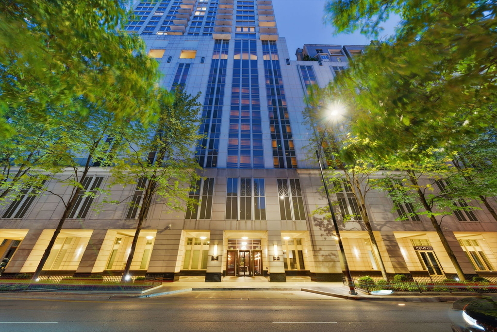 55 E Erie Street - Photo 0