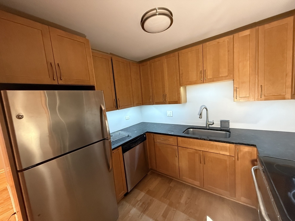 744 W Gordon Terrace - Photo 4