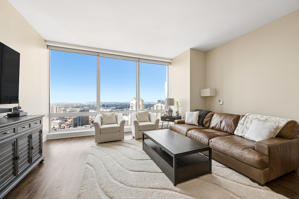 401 N Wabash Avenue - Photo 2