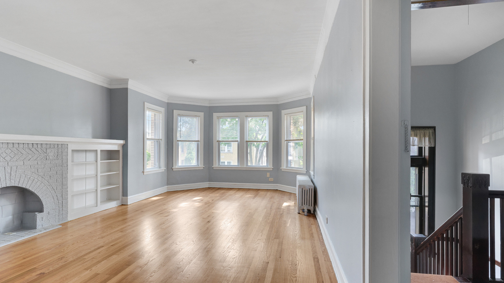 5714 N Christiana Avenue - Photo 2