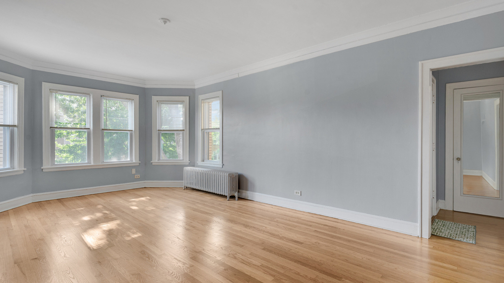 5714 N Christiana Avenue - Photo 4