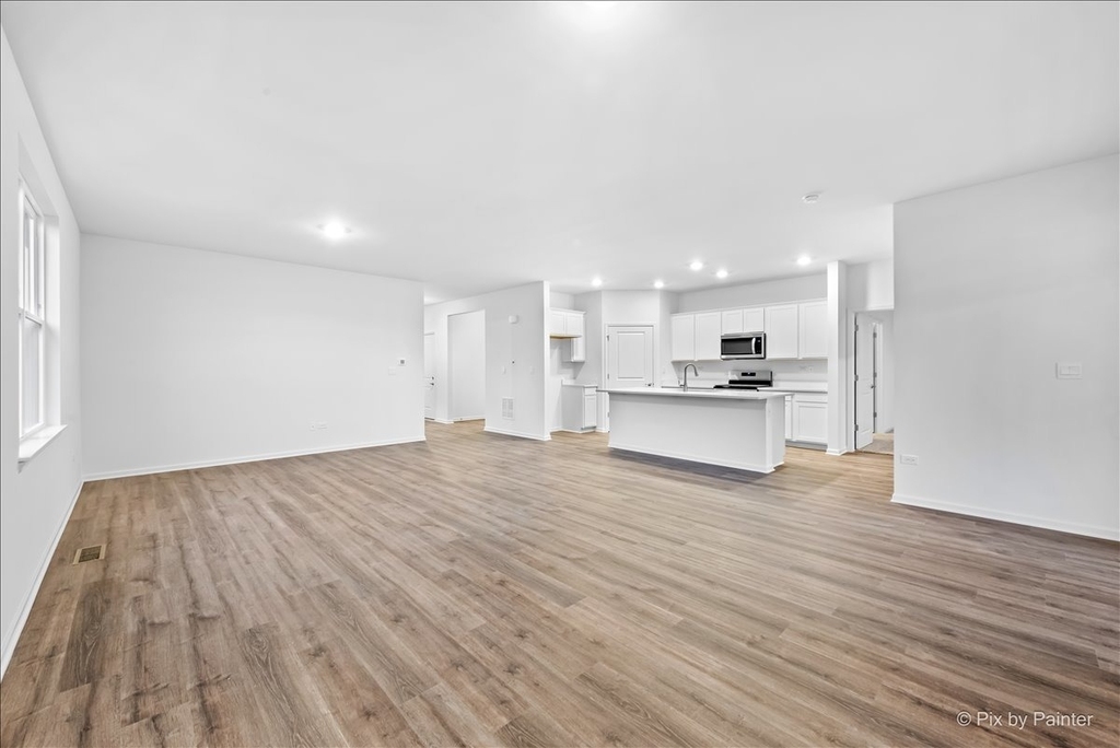 301 Westminster Court - Photo 6