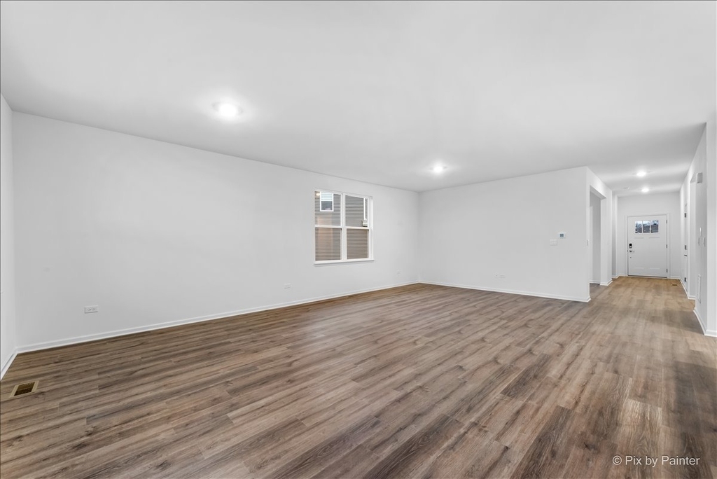 301 Westminster Court - Photo 8