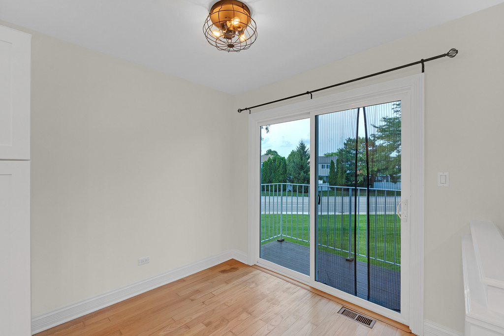 608 Inverrary Lane - Photo 8