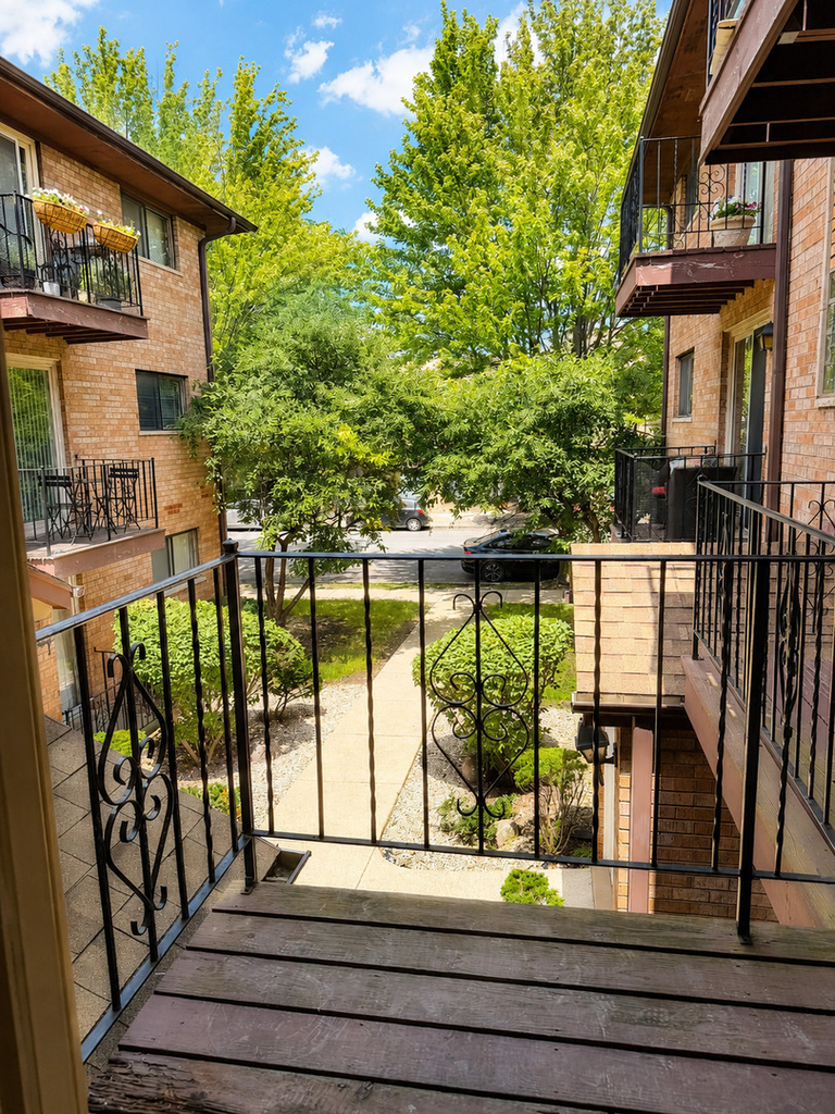5819 W Higgins Avenue - Photo 11