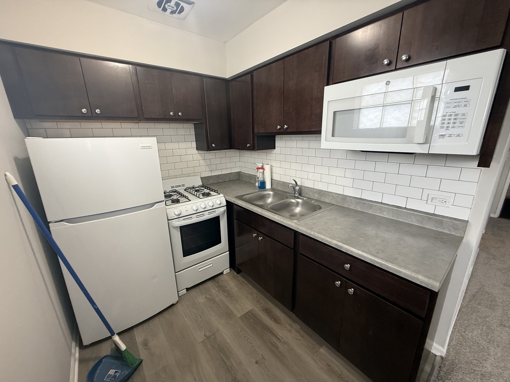 3001 Thatcher Avenue - Photo 3