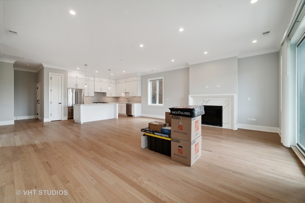 4819 N Ashland Avenue - Photo 2