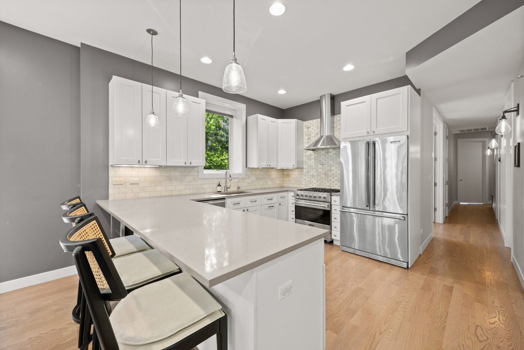 2301 W Wolfram Street - Photo 7