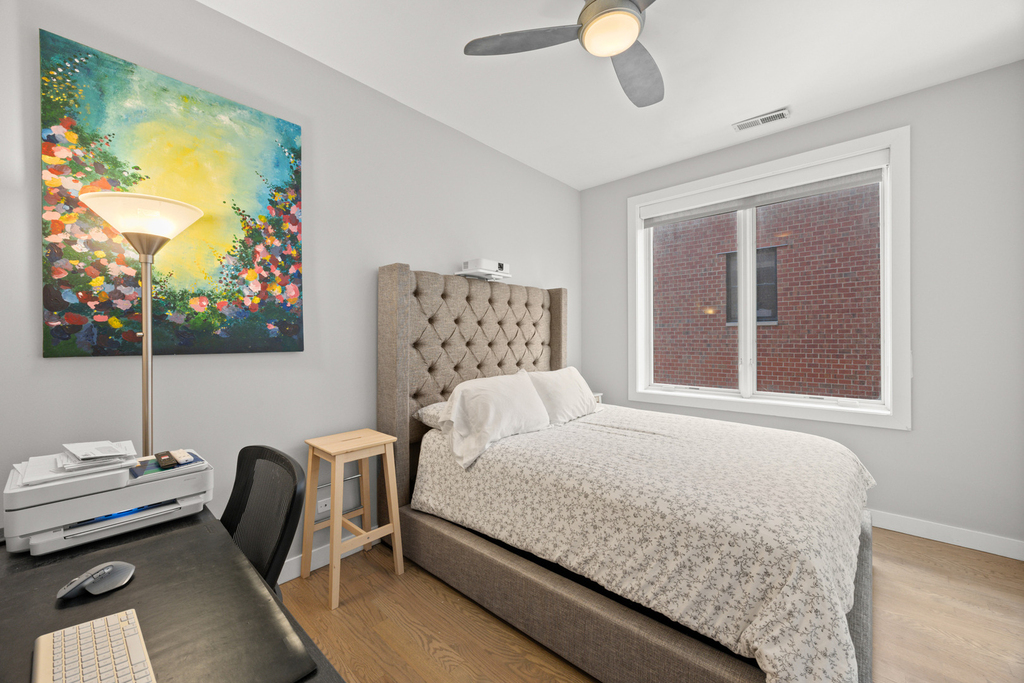 2301 W Wolfram Street - Photo 17