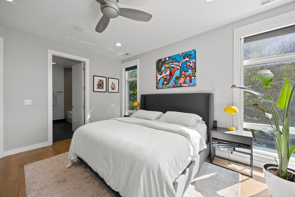 2301 W Wolfram Street - Photo 12