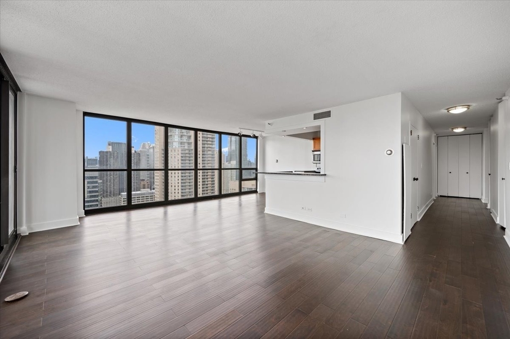 10 E Ontario Street - Photo 3