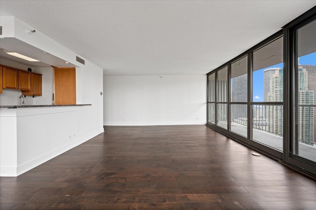 10 E Ontario Street - Photo 7