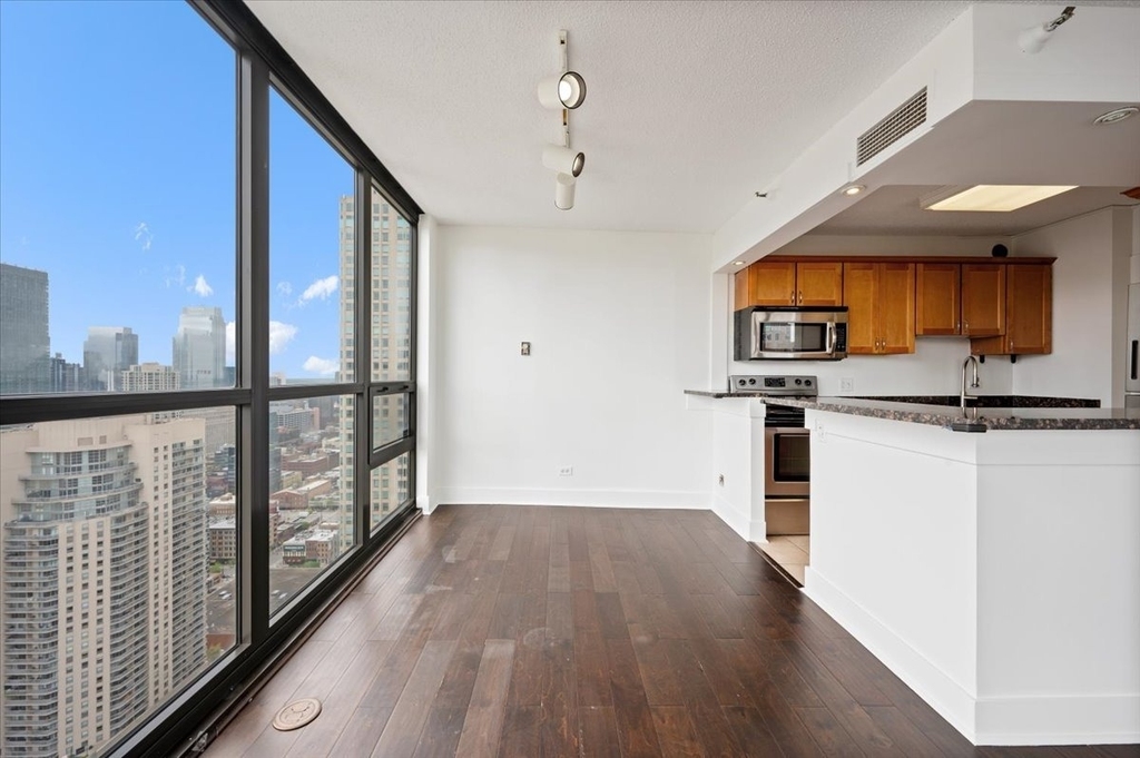 10 E Ontario Street - Photo 8