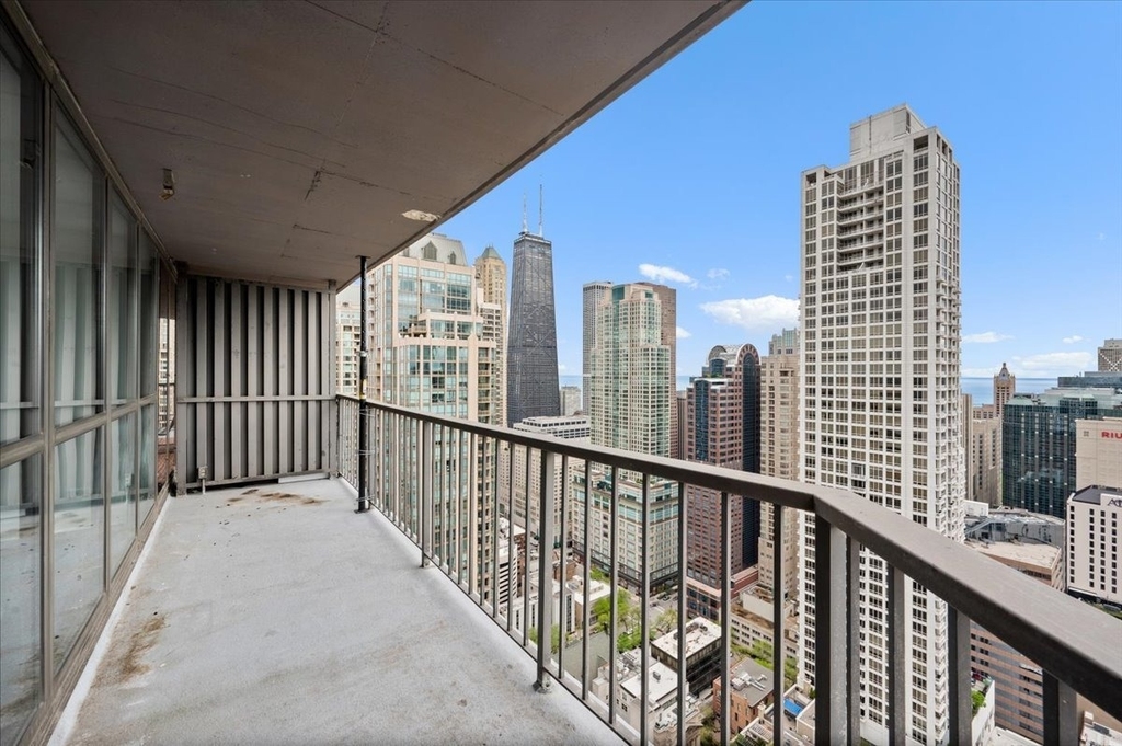 10 E Ontario Street - Photo 14