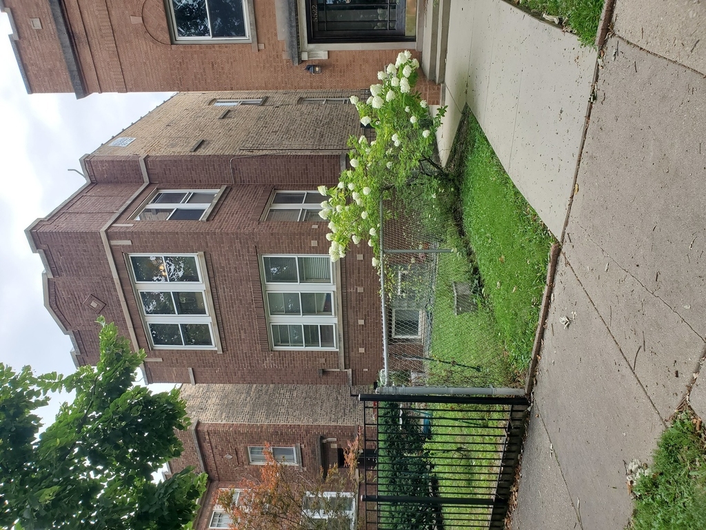 5518 N Spaulding Avenue - Photo 0