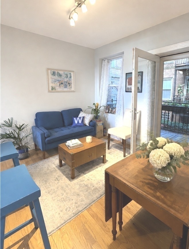 1443 W Victoria Street - Photo 4