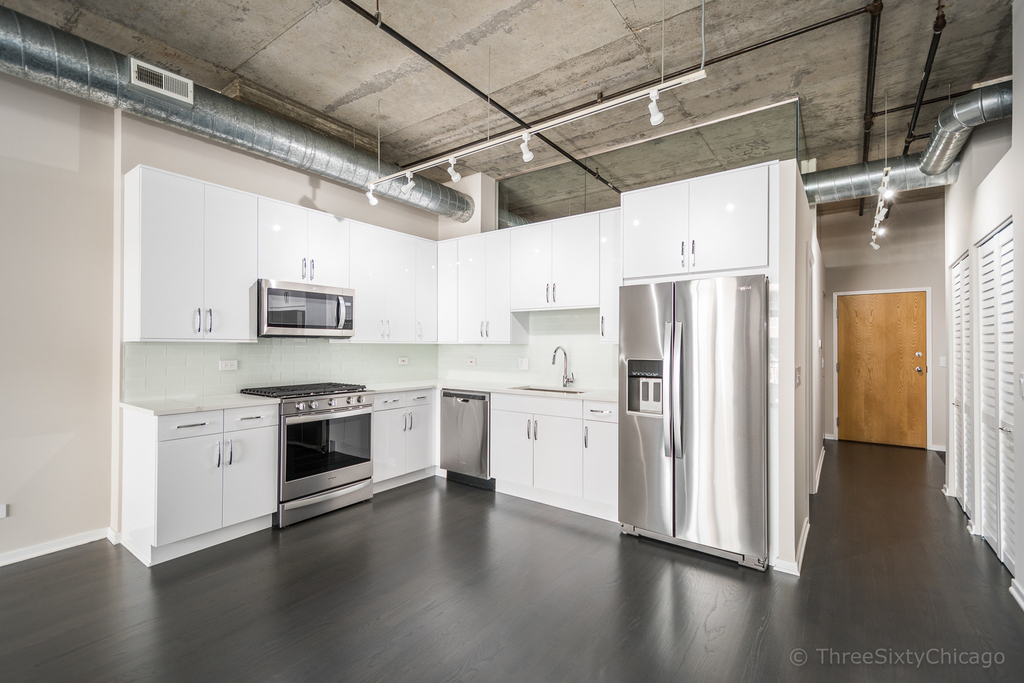 1000 W Adams Street - Photo 1