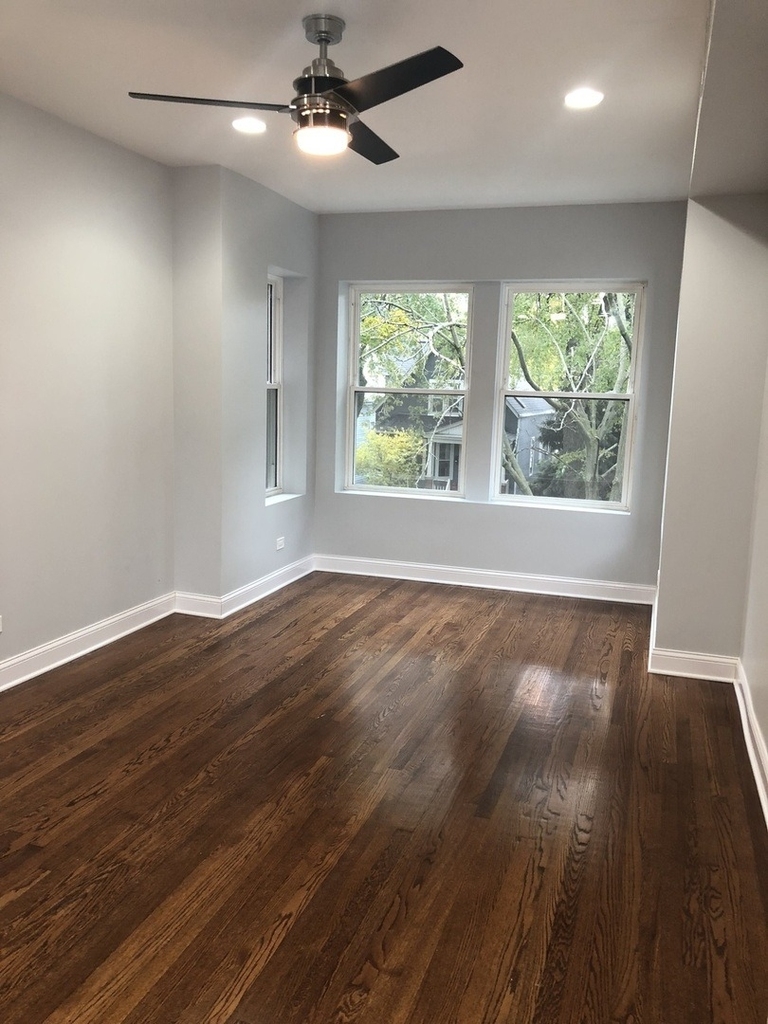 3340 W Berteau Avenue - Photo 2