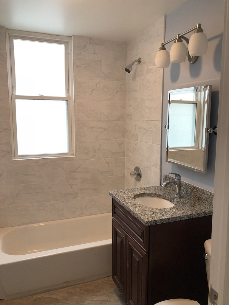 3340 W Berteau Avenue - Photo 9