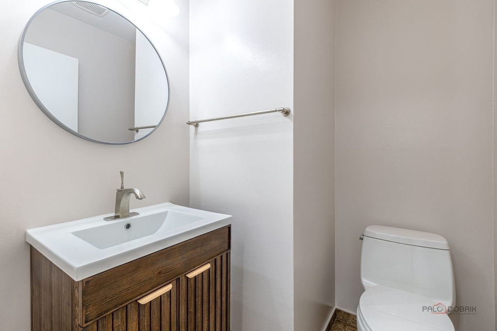 1013 Sussex Drive - Photo 5