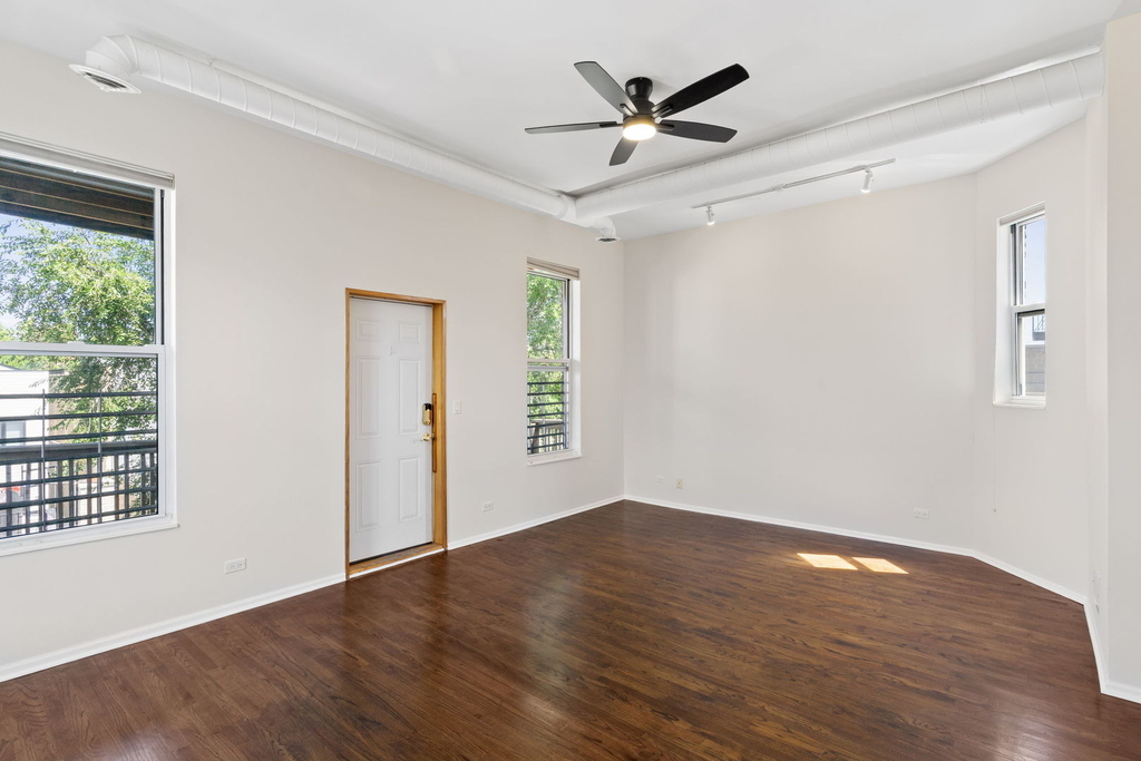 1710 W Erie Street - Photo 19