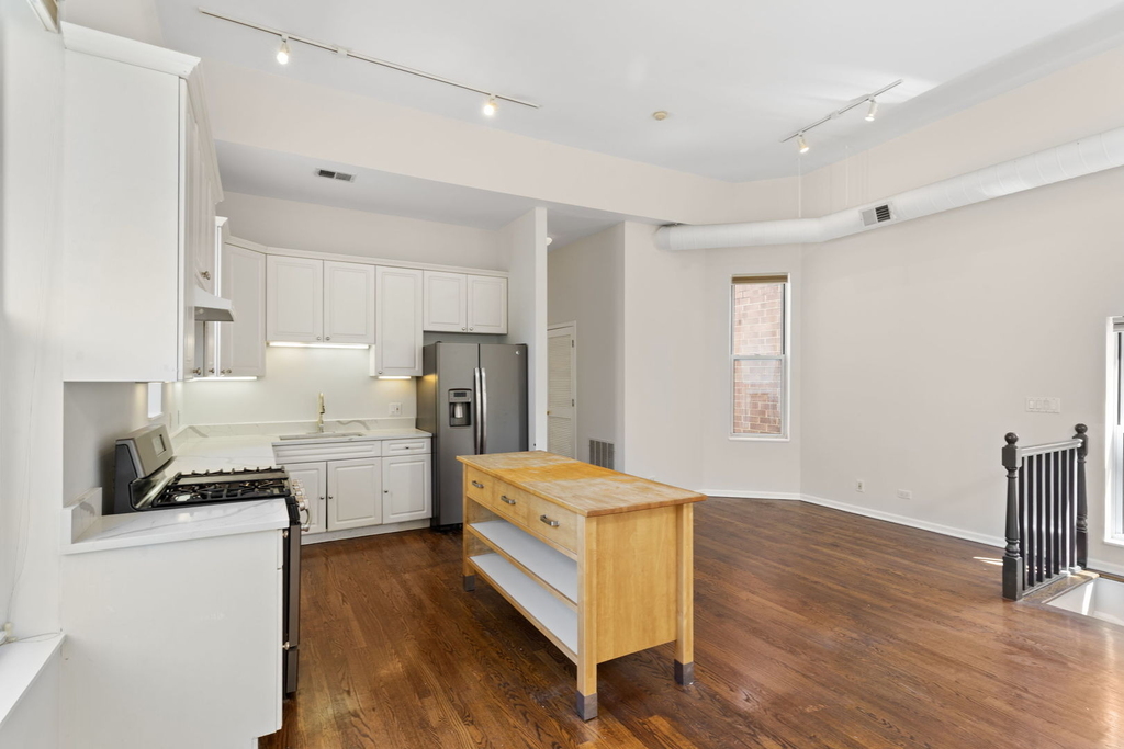 1710 W Erie Street - Photo 7