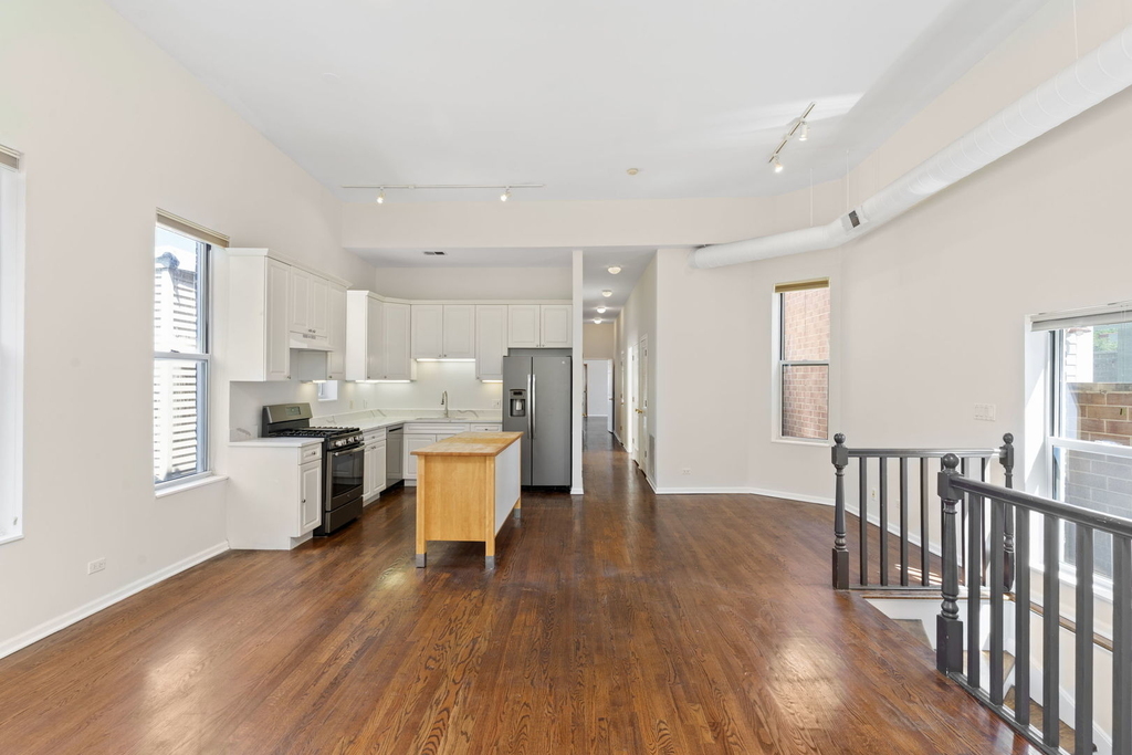 1710 W Erie Street - Photo 9