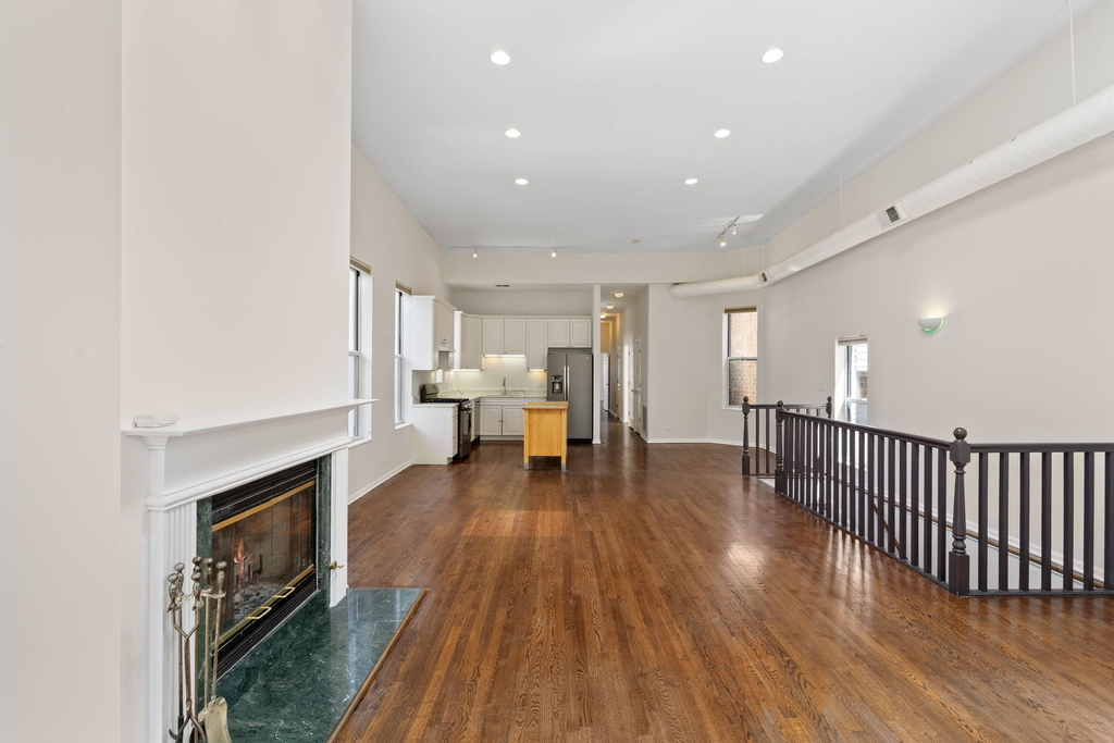1710 W Erie Street - Photo 8