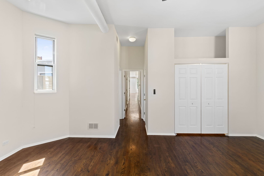 1710 W Erie Street - Photo 16