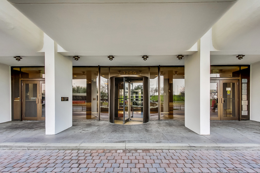 3200 N Lake Shore Drive - Photo 2
