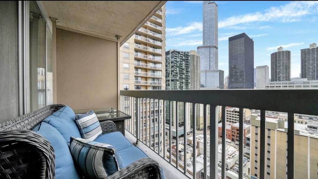 545 N Dearborn Street - Photo 15