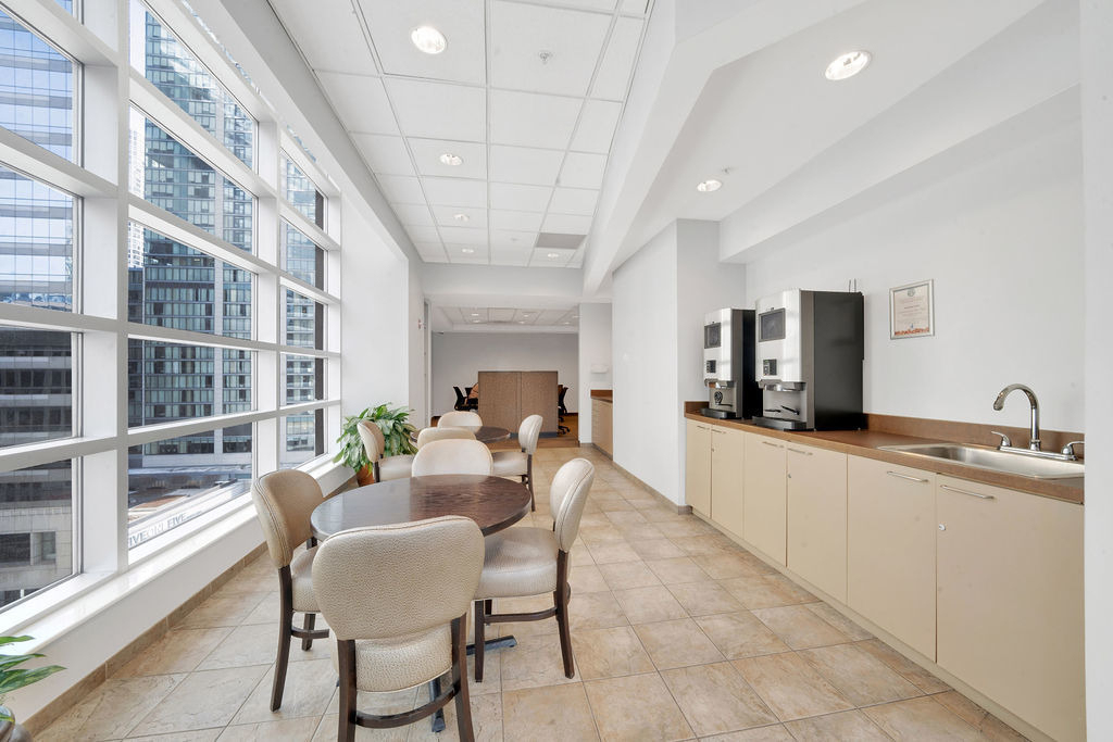 545 N Dearborn Street - Photo 38