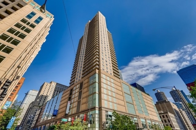 545 N Dearborn Street - Photo 0