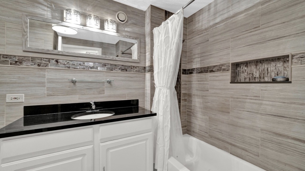 545 N Dearborn Street - Photo 12