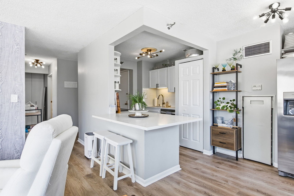111 W Maple Street - Photo 11