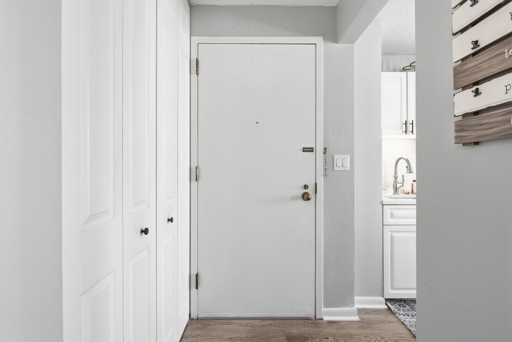 111 W Maple Street - Photo 14
