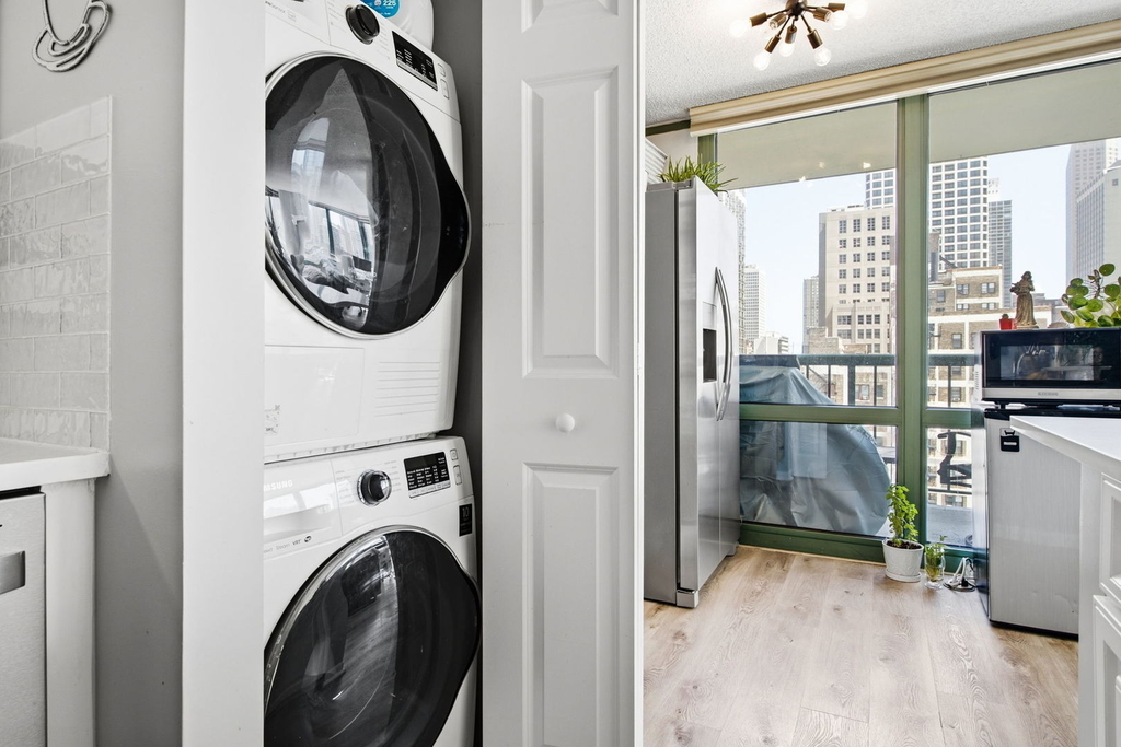 111 W Maple Street - Photo 8