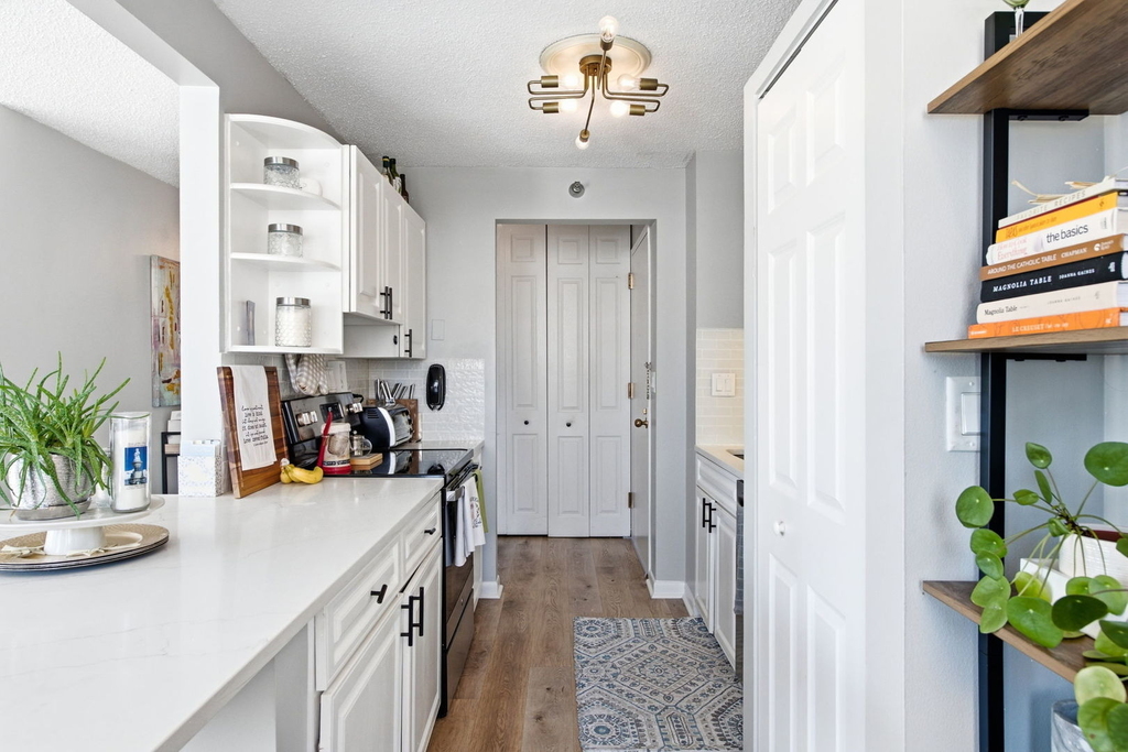 111 W Maple Street - Photo 13