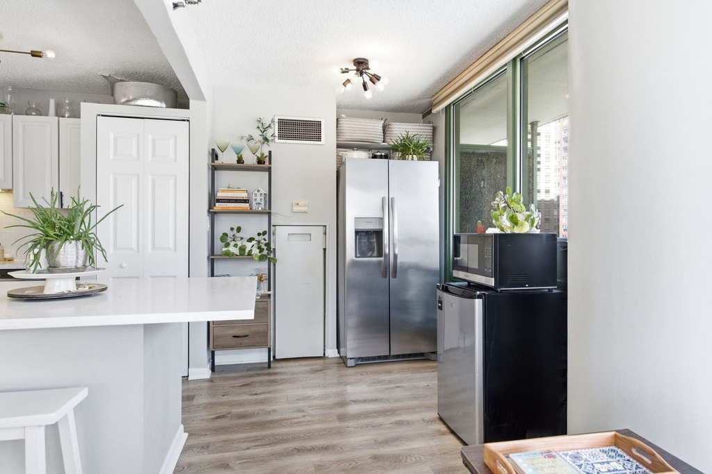 111 W Maple Street - Photo 12