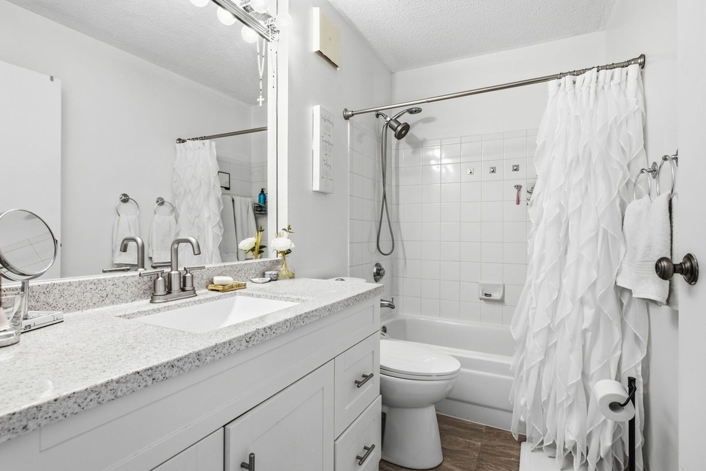 111 W Maple Street - Photo 18